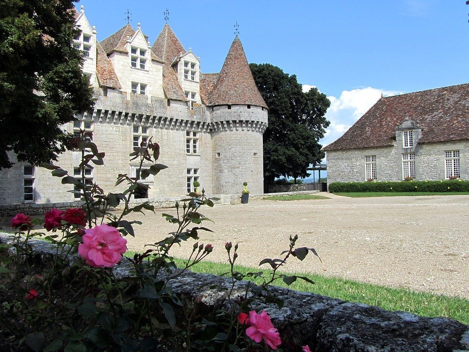 chateau-de-monbazillac-1621860_960_720-oixa.jpg