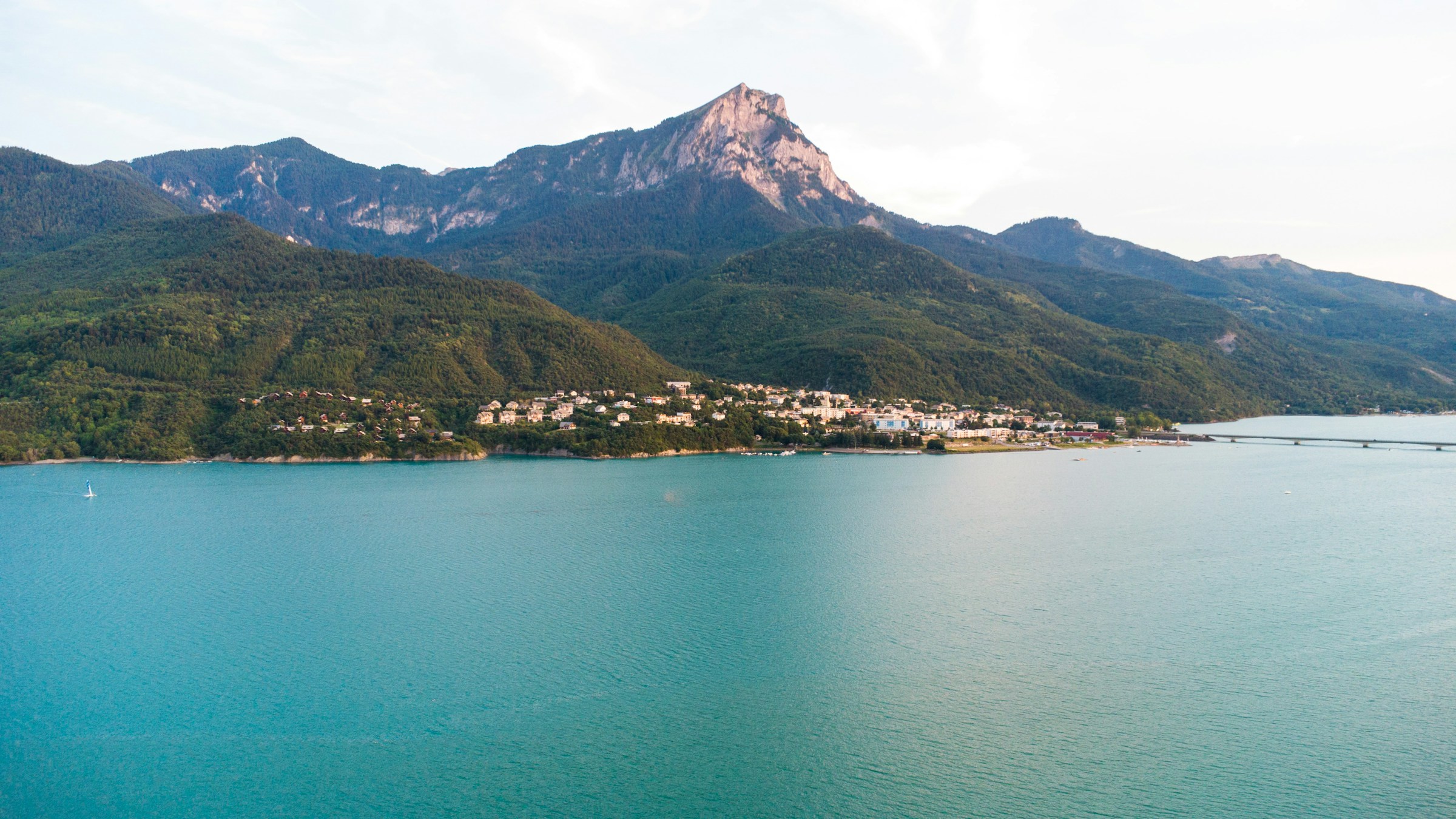 Passer une semaine en famille au lac de Serre-Ponçon